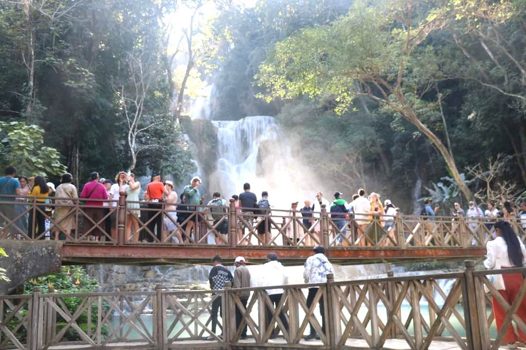 Lào bắt đầu thực hiện chính sách miễn thị thực – tăng thời hạn VISA cho nhiều quốc gia nhằm thu hút khách du lịch
