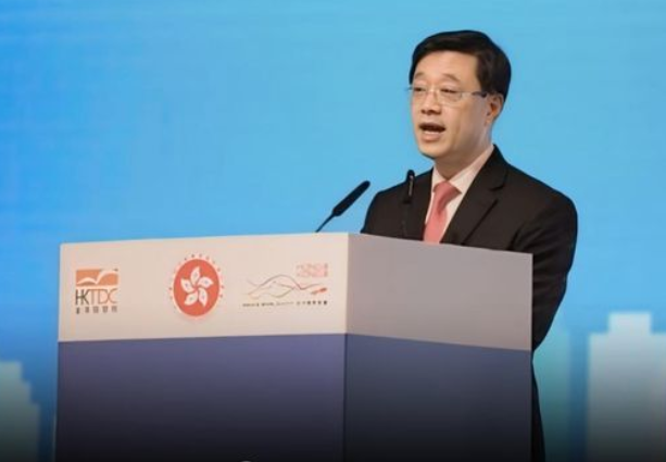 Trưởng Đặc khu Hành chính Hồng Kông cùng phái đoàn sẽ sang thăm Vientiane vào cuối tháng 07 này