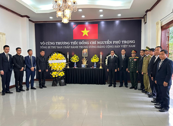Các địa phương trên cả nước Lào đến viếng cố Tổng Bí thư Nguyễn Phú Trọng