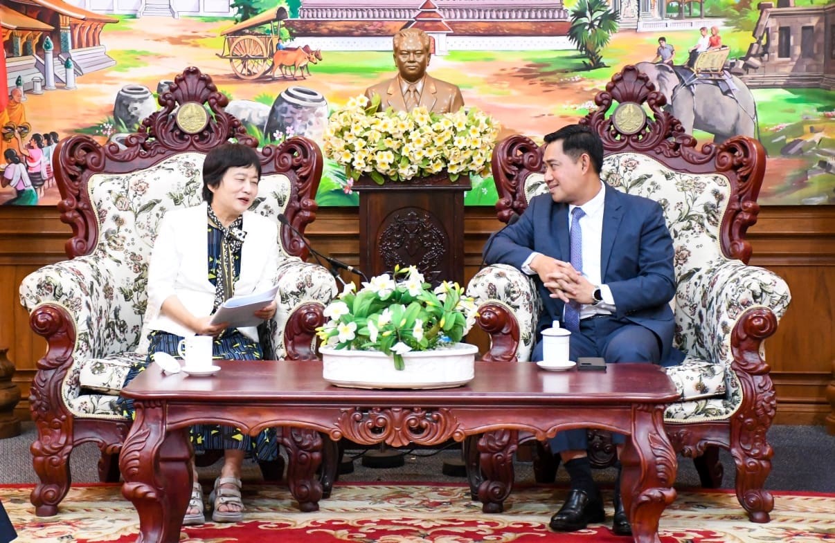 Đoàn công tác tỉnh Hồ Bắc, Trung Quốc thăm và làm việc tại tỉnh Champasak, Lào