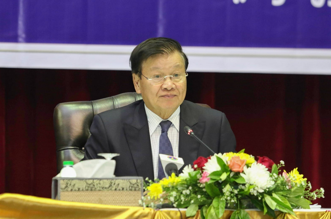 Tổng Bí thư, Chủ tịch nước Lào nhấn mạnh tài nguyên con người là yếu tố quan trọng để tạo nên một đất nước phát triển, thịnh vượng