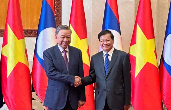 Tổng Bí thư Lào gửi điện mừng, khẳng định sát cánh cùng Tổng Bí thư Tô Lâm củng cố vun đắp quan hệ hai nước