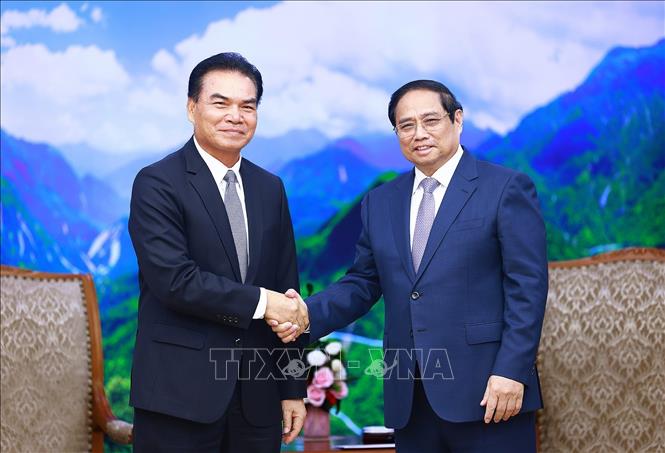 Thủ tướng Phạm Minh Chính tiếp Bộ trưởng Bộ Kế hoạch và Đầu tư Lào