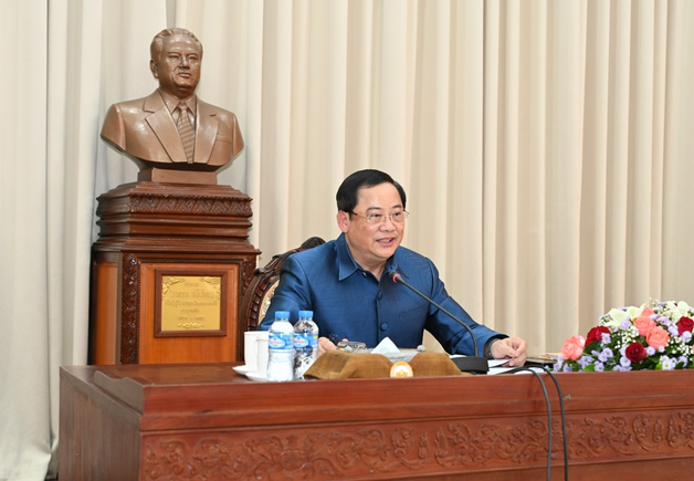 Thủ tướng Lào chỉ đạo khẩn trương huy động quỹ tín dụng lãi suất thấp để khuyến khích sản xuất trong nước