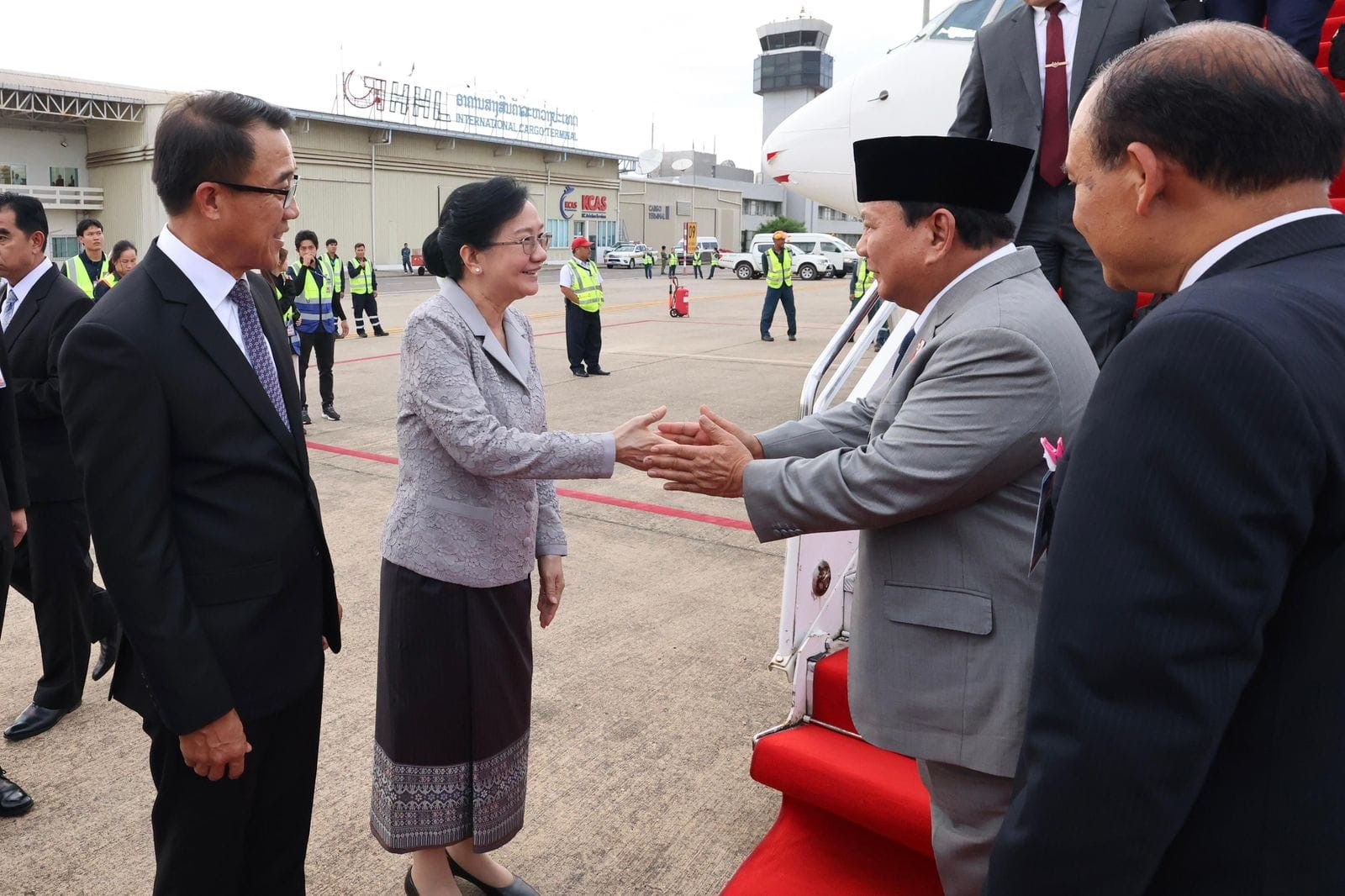 Tổng thống đắc cử Indonesia thăm và làm việc tại Lào
