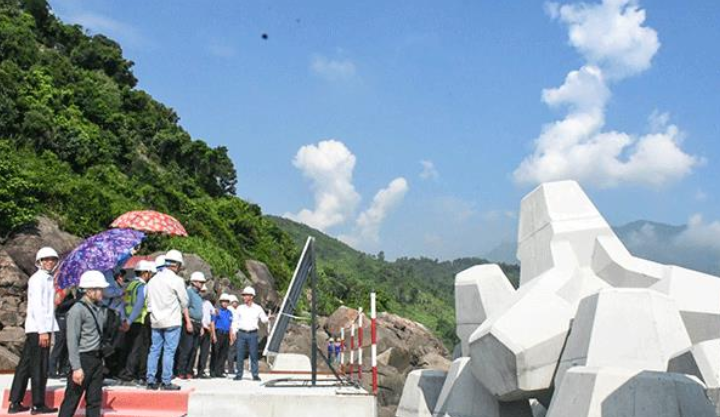 Lãnh đạo tỉnh Champasak thăm Cảng nước sâu tại huyện Hòa Vang, thành phố Đà Nẵng