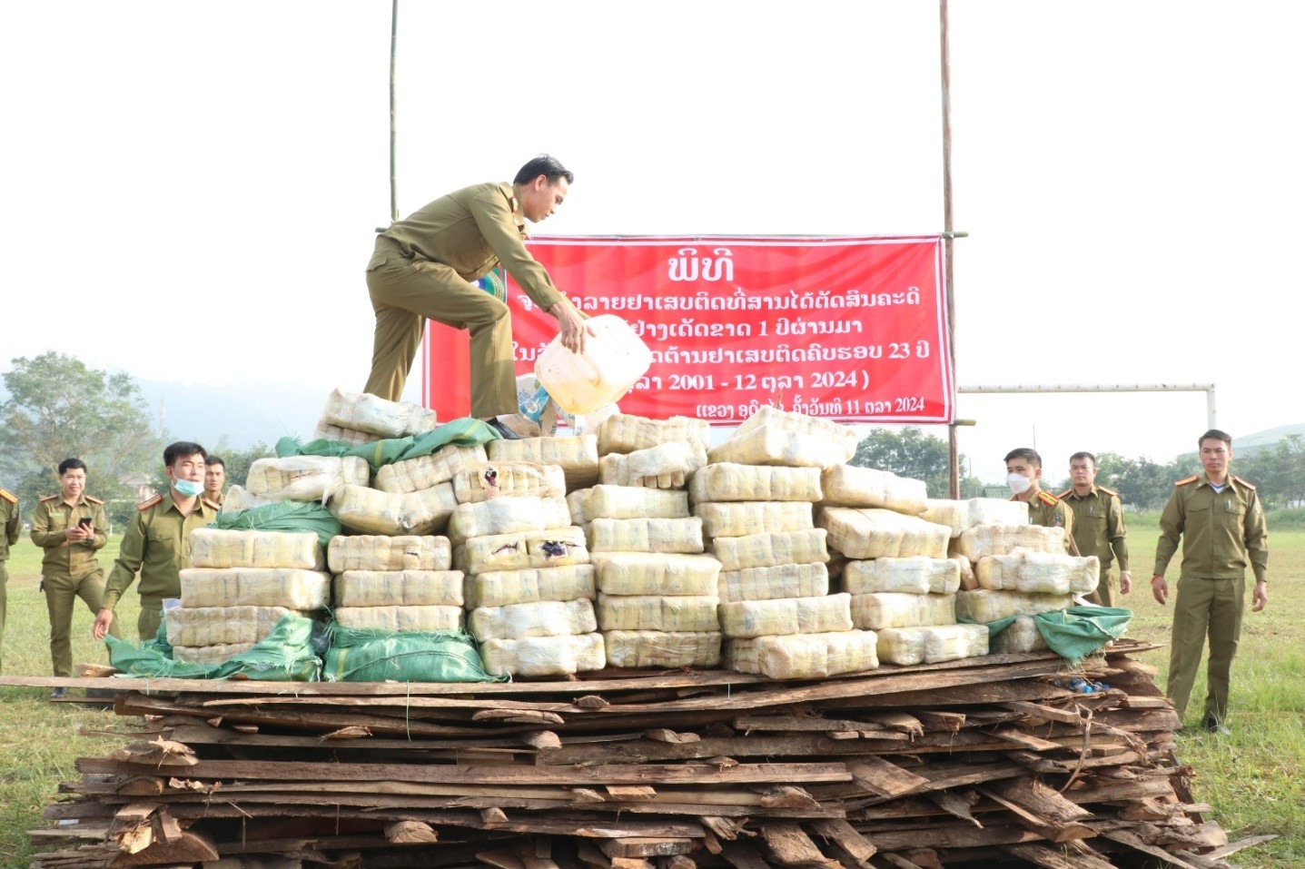 Tỉnh Oudomxay tiêu hủy hơn 1,2 tấn ma túy