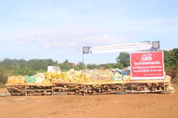 Lào tiêu hủy khối lượng ma túy kỷ lục