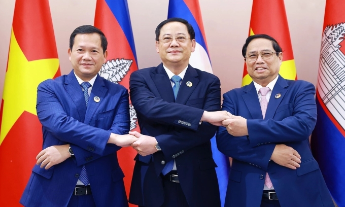 Thủ tướng Việt Nam, Campuchia, Lào bàn về đẩy mạnh kết nối hạ tầng