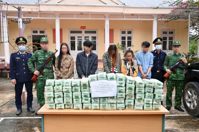 Bắt giữ 5 đối tượng người Lào vận chuyển ma túy vào Việt Nam