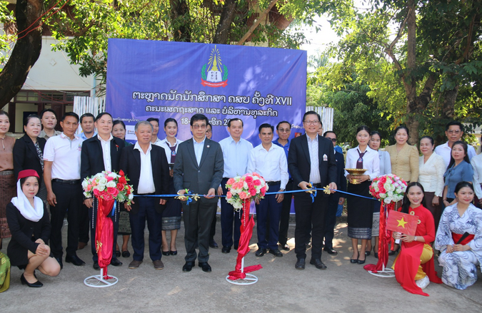 Hội chợ sinh viên Trường Đại học Quốc gia Lào tổ chức từ ngày 18 – 22/11