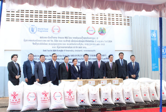 Lào nhận viện trợ gần 1 nghìn tấn gạo từ Chính phủ Trung Quốc, Hàn Quốc, Nhật Bản