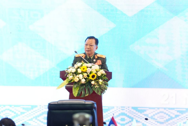 Kết quả Hội nghị Bộ trưởng Quốc phòng ASEAN lần thứ 18 và các hội nghị liên quan tổ chức tại Viêng Chăn, Lào