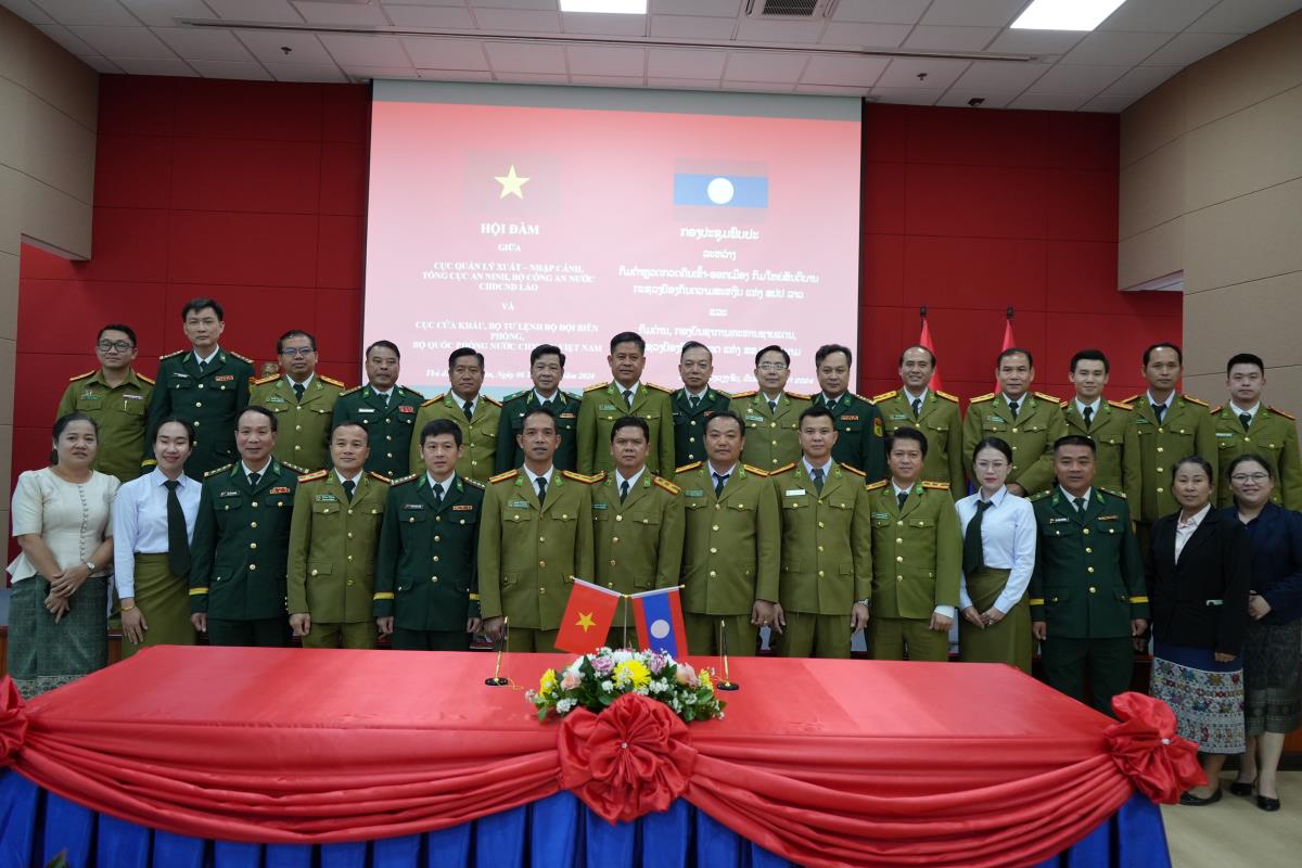 Hội đàm giữa Cục Cửa khẩu BĐBP Việt Nam và Cục Quản lý xuất, nhập cảnh Lào
