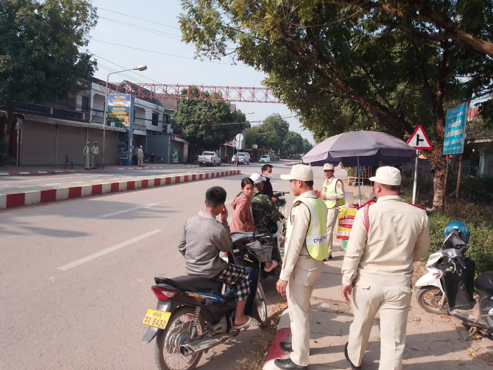 Cục Cảnh sát giao thông Lào ban hành một số hướng dẫn cho người tham gia giao thông dịp cuối năm và đón năm mới 2025