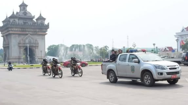 Tiểu đoàn Cơ động Công an thủ đô Viêng Chăn ra quân bảo đảm an toàn cho sự kiện chào Năm mới Quốc tế 2025