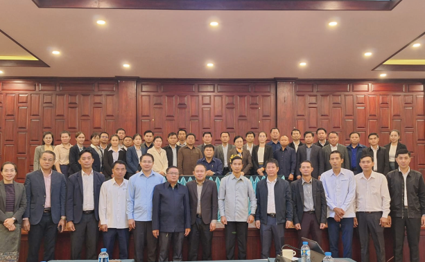 Ngành năng lượng và mỏ Lào nghiên cứu xây dựng Kế hoạch phát triển 5 năm lần thứ X
