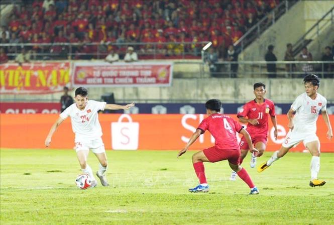 Đội tuyển Việt Nam giành chiến thắng 4-1 trước đội tuyển Lào