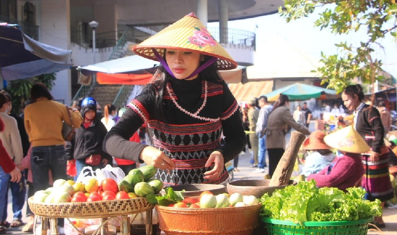 Chợ phiên xuyên biên giới Lào – Việt Nam