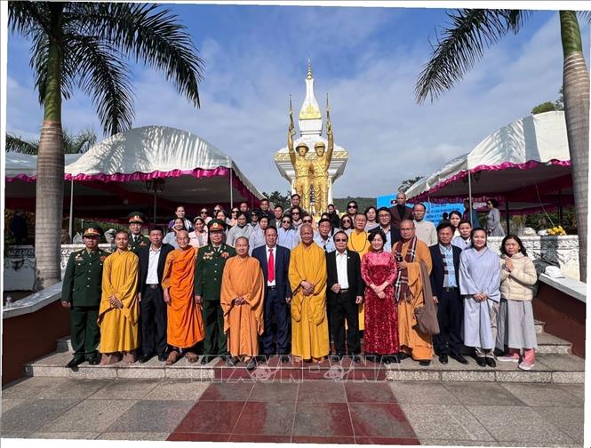 Tưởng niệm các anh hùng liệt sĩ quân tình nguyện Việt Nam tại Lào