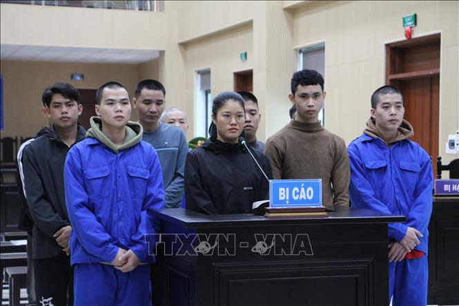 Lừa đảo chiếm đoạt tài sản tại Lào, 12 bị cáo bị phạt tù