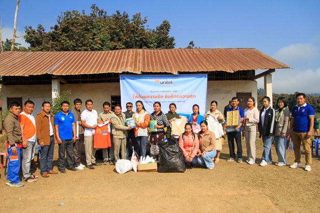 Unitel thực hiện chương trình trợ giúp xã hội tại vùng sâu, vùng xa của Lào