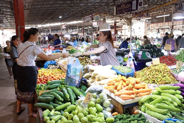 Sở Công Thương thủ đô Viêng Chăn thực hiện nhiều biện pháp quản lý giá cả hàng hóa