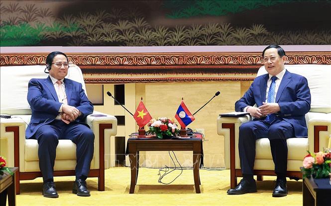 Thủ tướng Phạm Minh Chính gặp hẹp Thủ tướng Lào