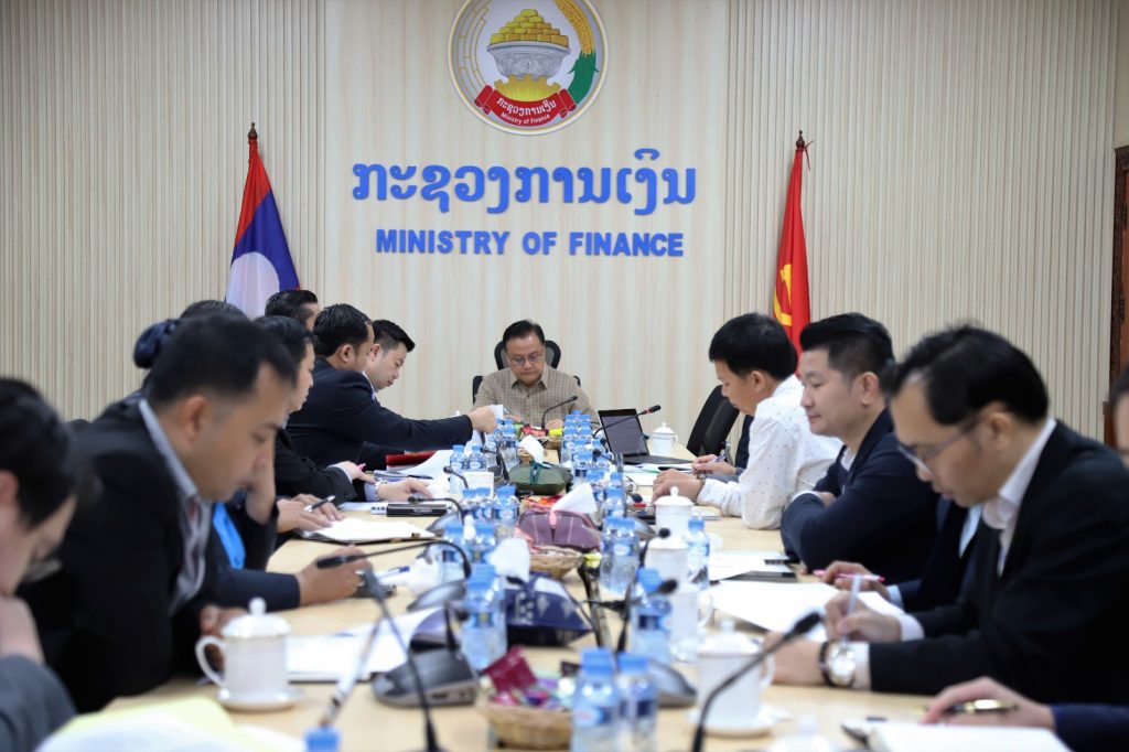 Lào thúc đẩy cải cách quản lý doanh nghiệp nhà nước và bảo hiểm