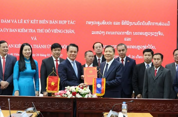 Hà Nội và Viêng Chăn ký kết biên bản ghi nhớ hợp tác về công tác kiểm tra Đảng