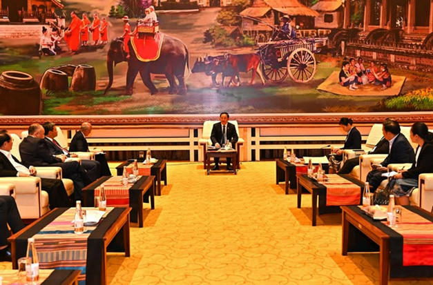 Thủ tướng Lào khuyến khích doanh nghiệp Việt Nam tăng cường đầu tư vào Lào