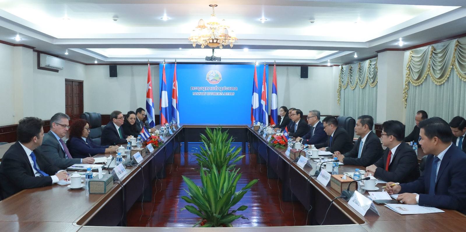 Bộ Ngoại giao hai nước Lào – Cuba hội đàm song phương