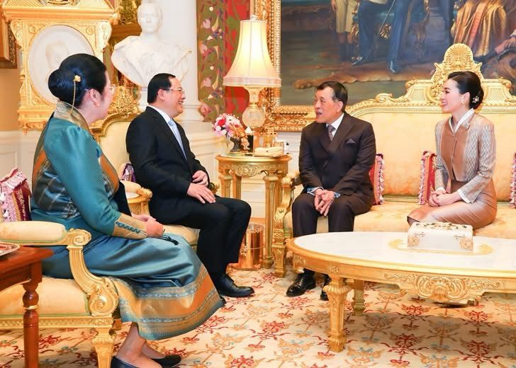 Thủ tướng Lào Sonexay Siphandone hội kiến Nhà vua Thái Lan