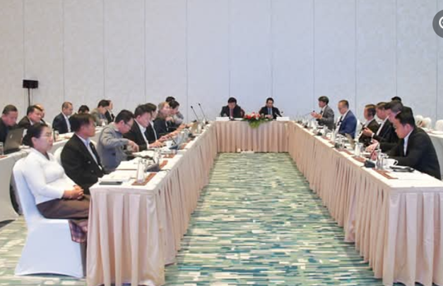 Bộ Công Thương Lào trao đổi lấy ý kiến về hai kế hoạch phát triển chiến lược của ngành