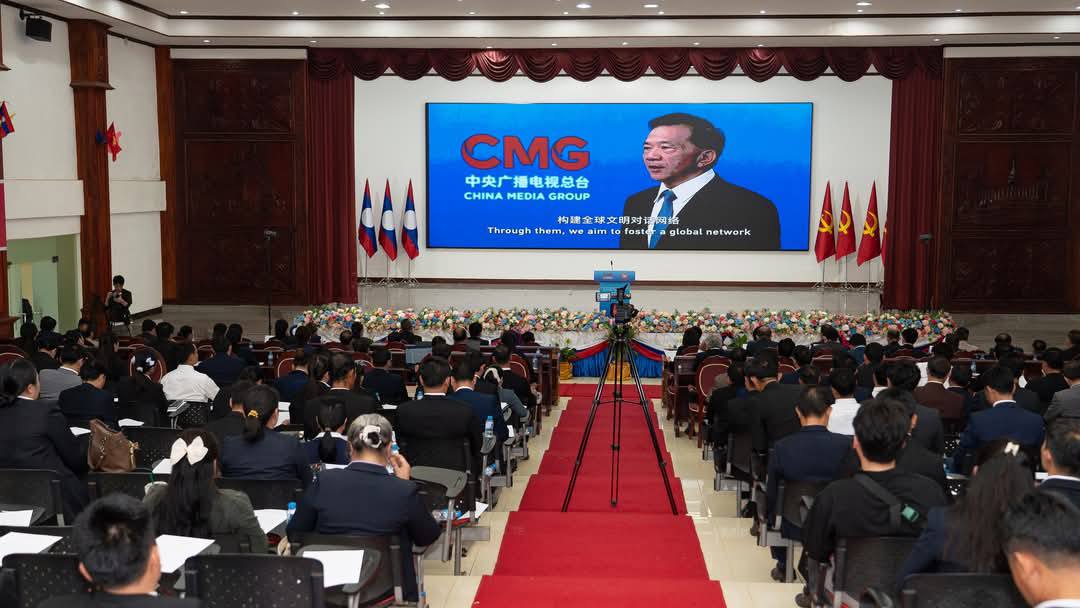 Hội thảo “Trung Quốc trong mùa xuân mới: Cơ hội của Trung Quốc – Thế giới cùng hưởng lợi” tổ chức tại Viêng Chăn