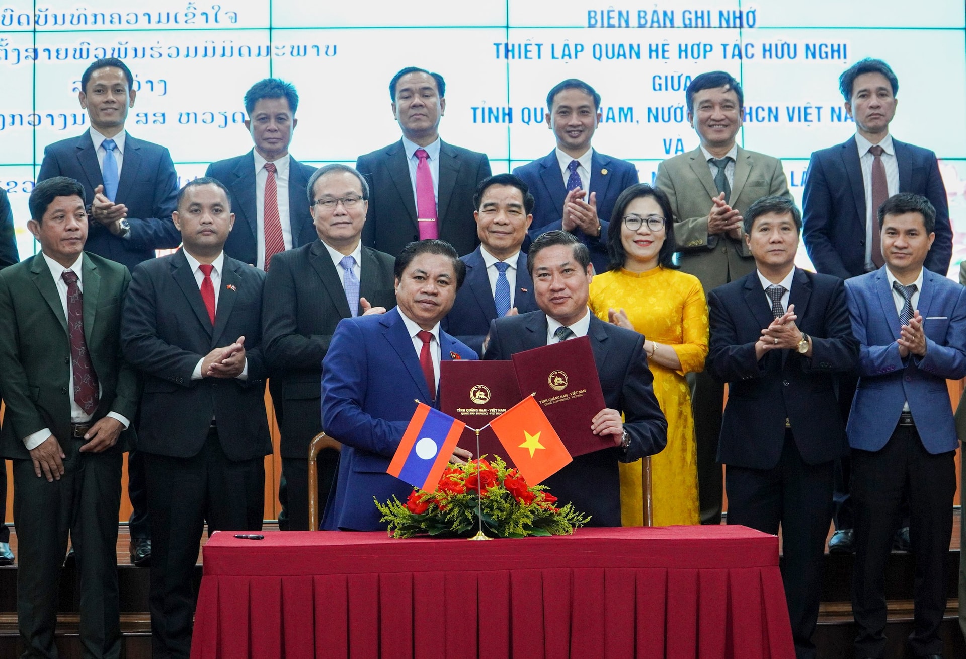 Quảng Nam – Attapeu ký kết biên bản thiết lập quan hệ hợp tác hữu nghị