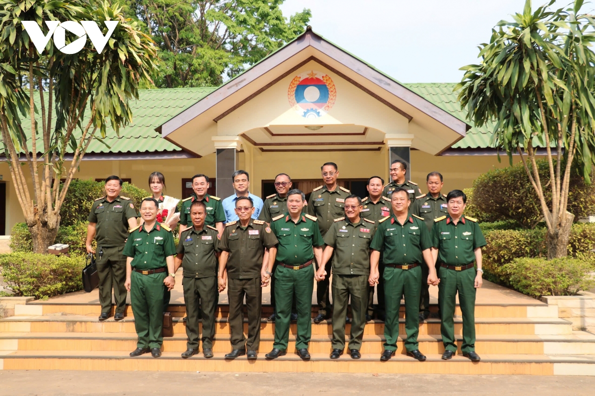 tư lệnh quân khu 5 chúc tết bunpimay tại lào hình ảnh 1 tu lenh quan khu 5 chuc tet bunpimay tai lao hinh anh 1