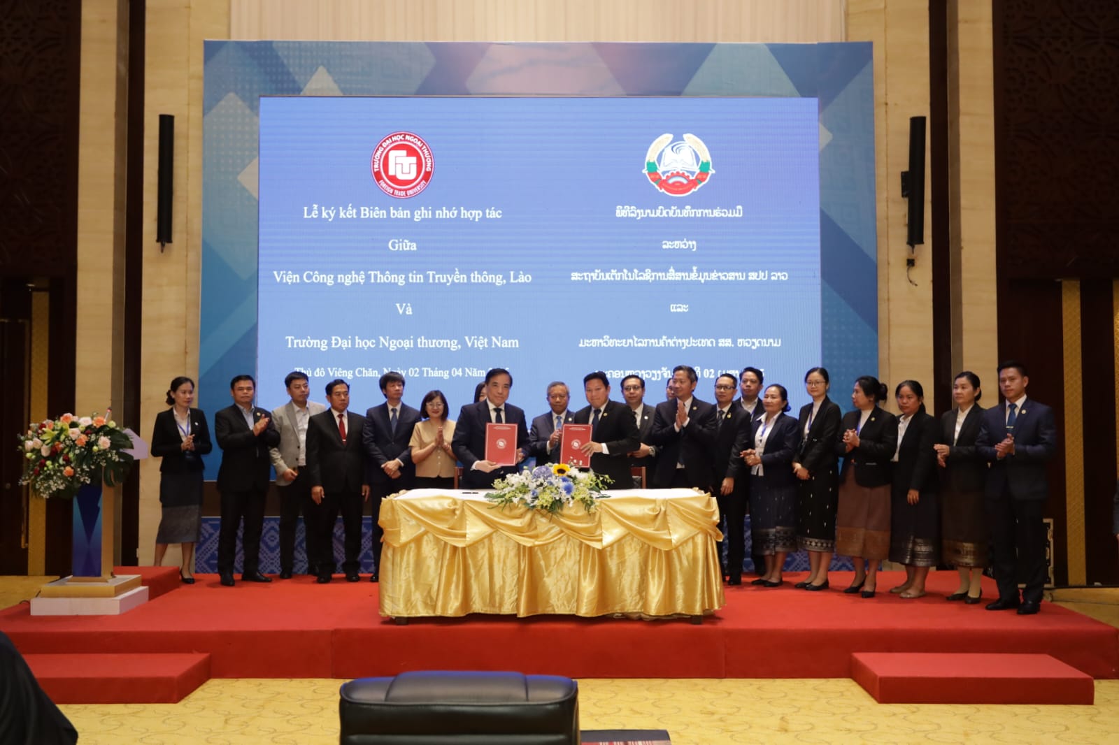 Đại học Ngoại thương Việt Nam hợp tác phát triển chương trình đào tạo Thạc sĩ trực tuyến với Lào