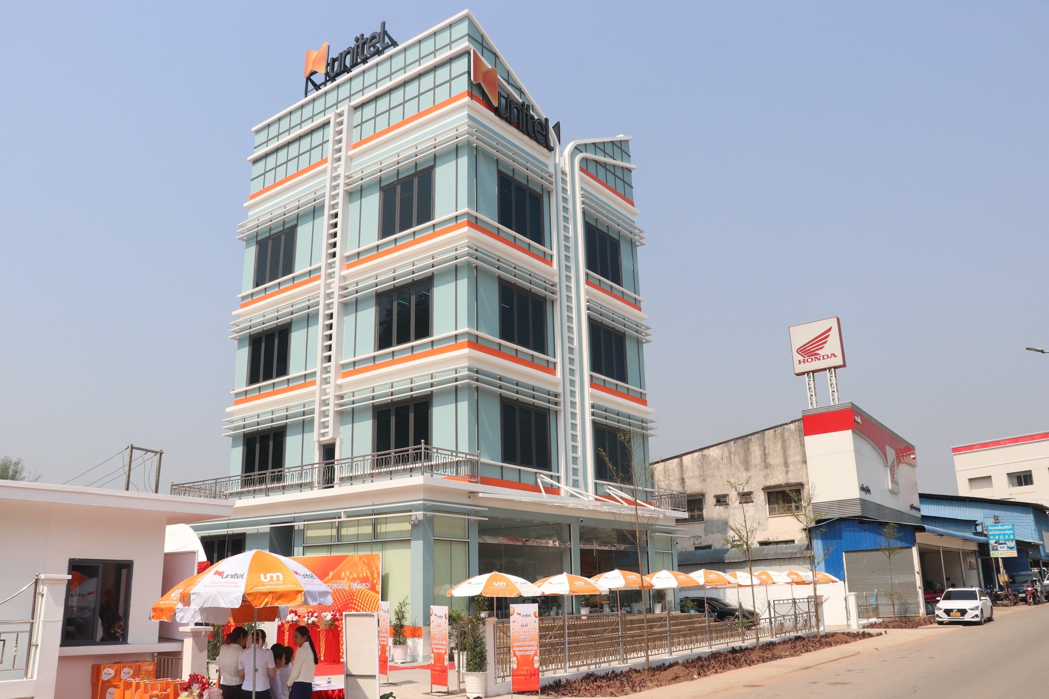 Unitel, chi nhánh tỉnh Oudomxay khánh thành sử dụng toà nhà văn phòng mới