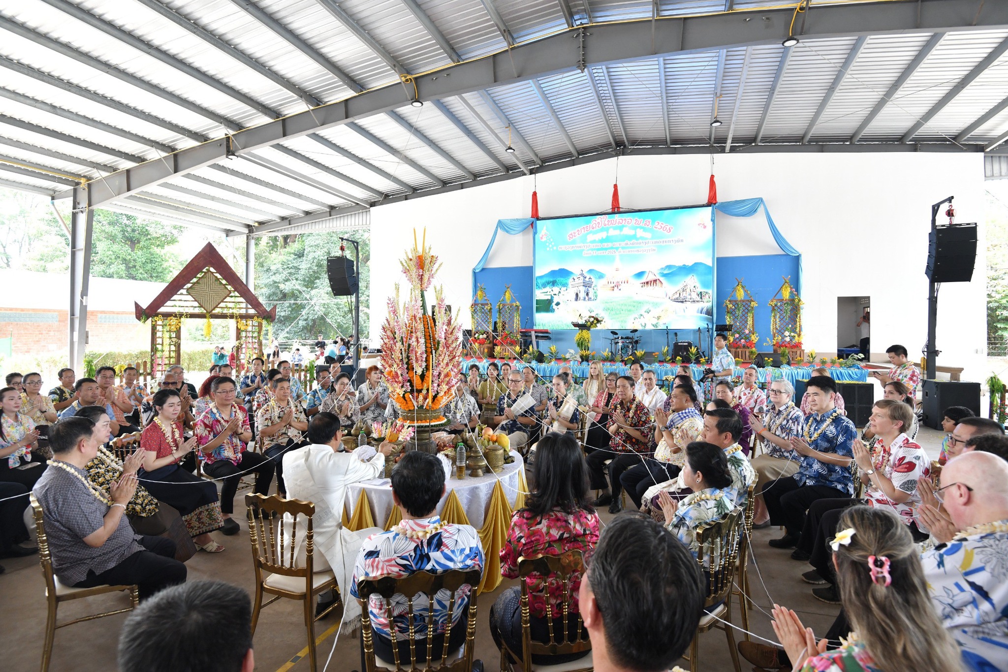 Bộ Ngoại giao Lào tổ chức lễ mừng Tết cổ truyền Bun Pi May 2025