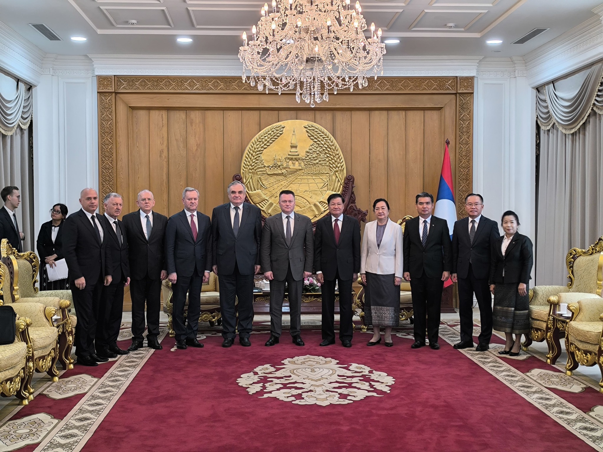 Chủ tịch nước Lào tiếp Viện trưởng Tổng Viện kiểm sát Liên bang Nga