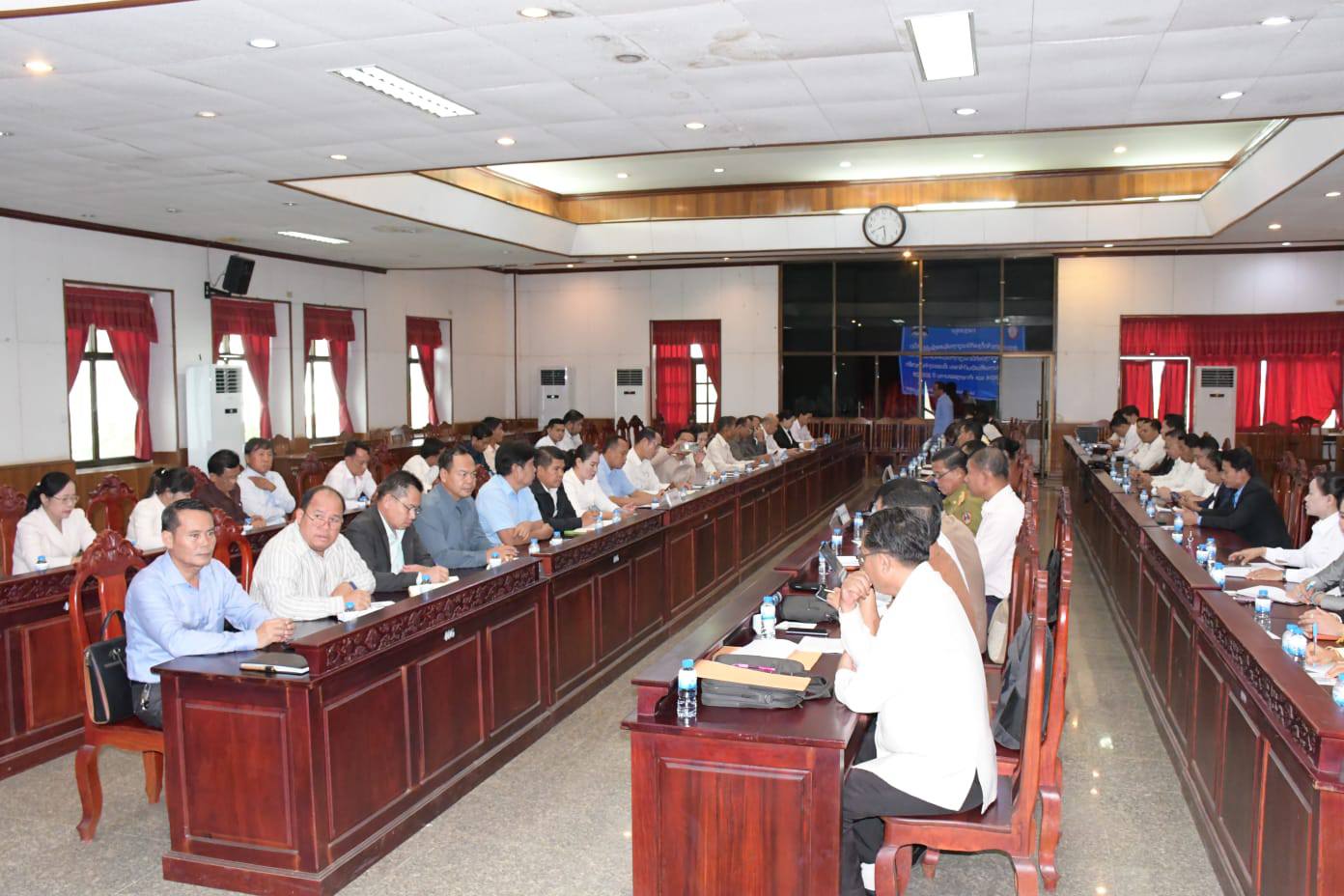 Champasak tổng kết công tác quản lý Internet và chuyển đổi số năm 2024