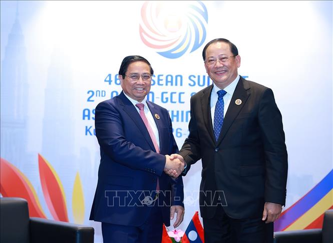 Thủ tướng Việt Nam và Thủ tướng Lào nhất trí đẩy mạnh triển khai các dự án hợp tác trọng điểm