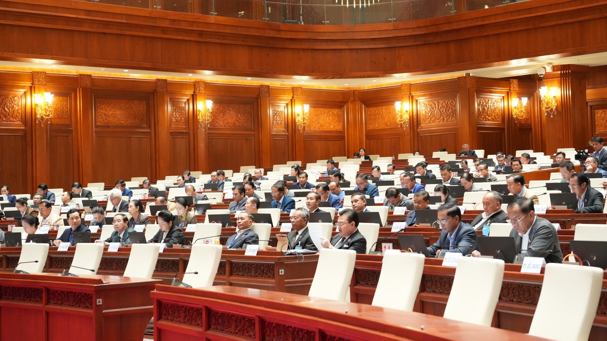 Quốc hội Lào thảo luận dự thảo Kế hoạch phát triển kinh tế – xã hội 5 năm lần thứ 10