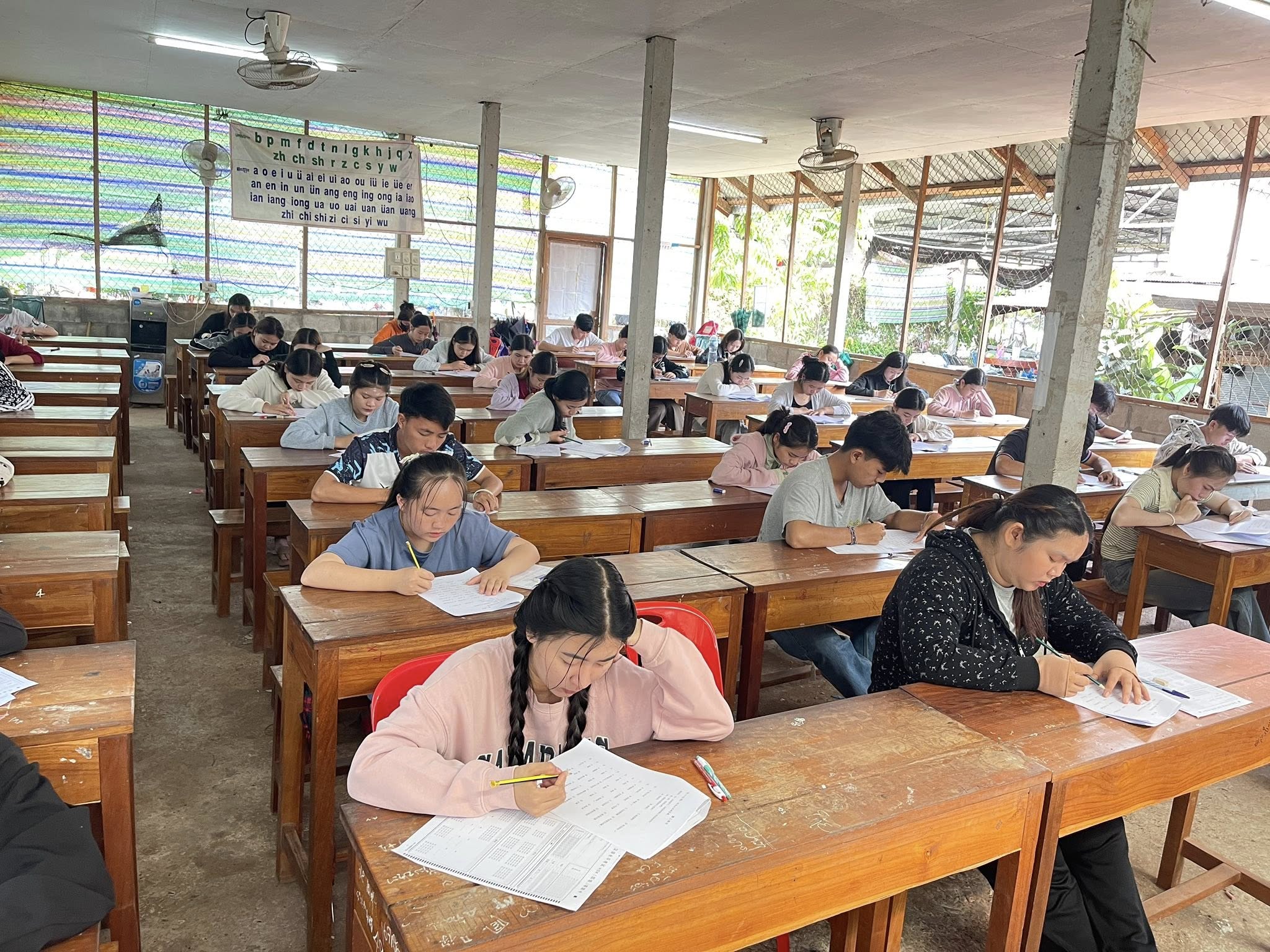 Luang Namtha mở lớp dạy tiếng Trung cho học sinh trong kỳ nghỉ hè