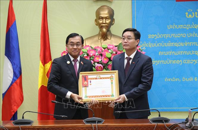 Đắk Lắk đón nhận Huân chương Lao động hạng Nhất của Chính phủ Lào