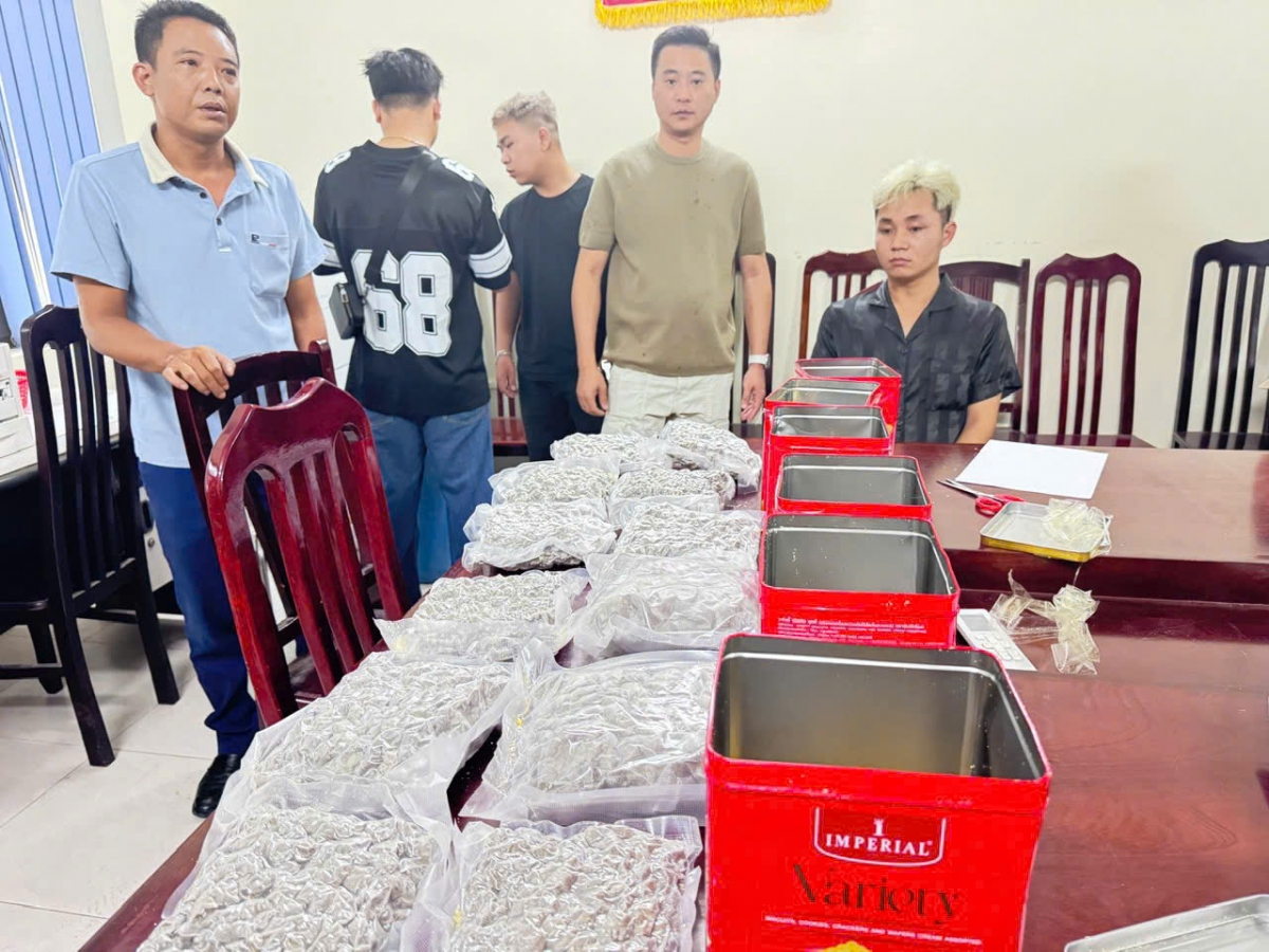 hai quan triet pha duong day van chuyen ma tuy, thu giu 30 kg can sa hinh anh 1