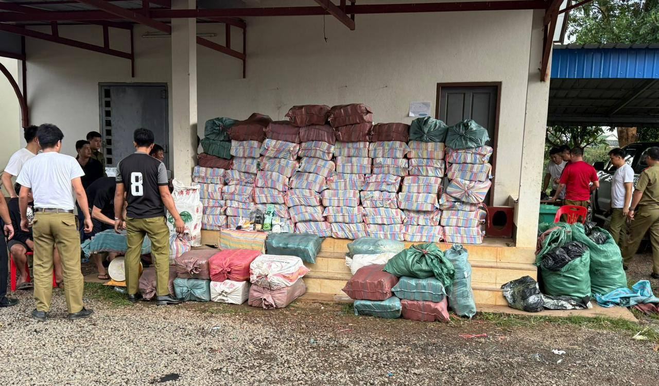 Bắt giữ gần 2 triệu viên ma túy giấu trong xe bồn tại Bokeo