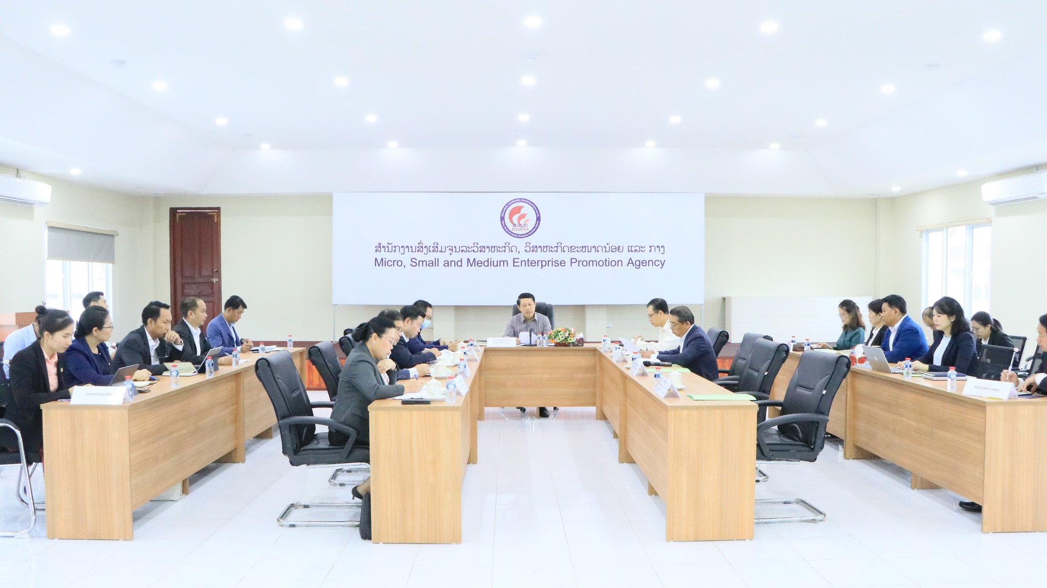 Lào đẩy mạnh chính sách tự chủ kinh tế, hỗ trợ hơn 3.300 doanh nghiệp tiếp cận vốn