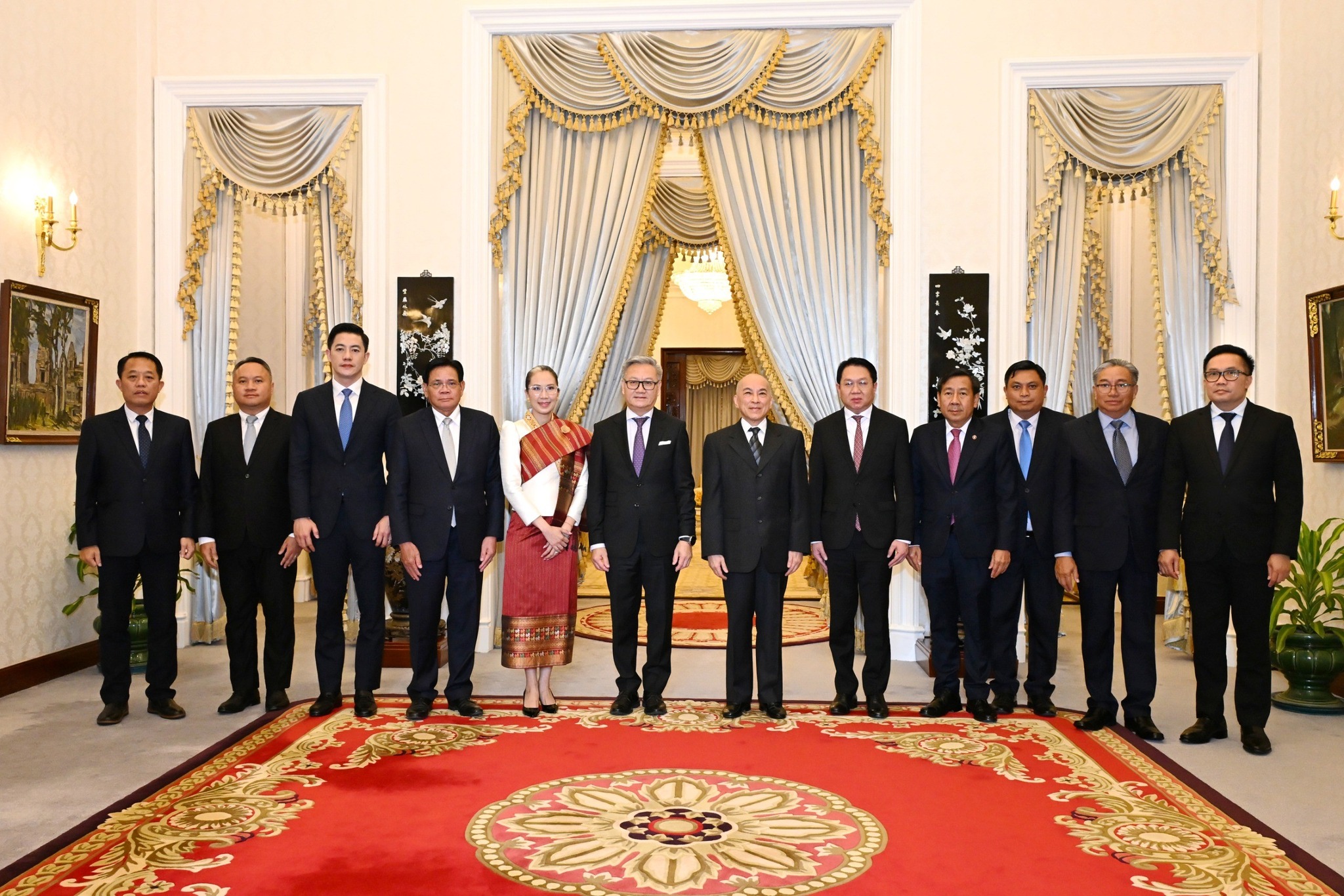 Bộ trưởng Ngoại giao Lào hội kiến Quốc vương Campuchia